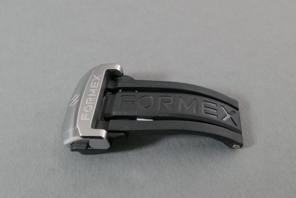 carbon fiber clasp is an option on the Formes Swiss watches website