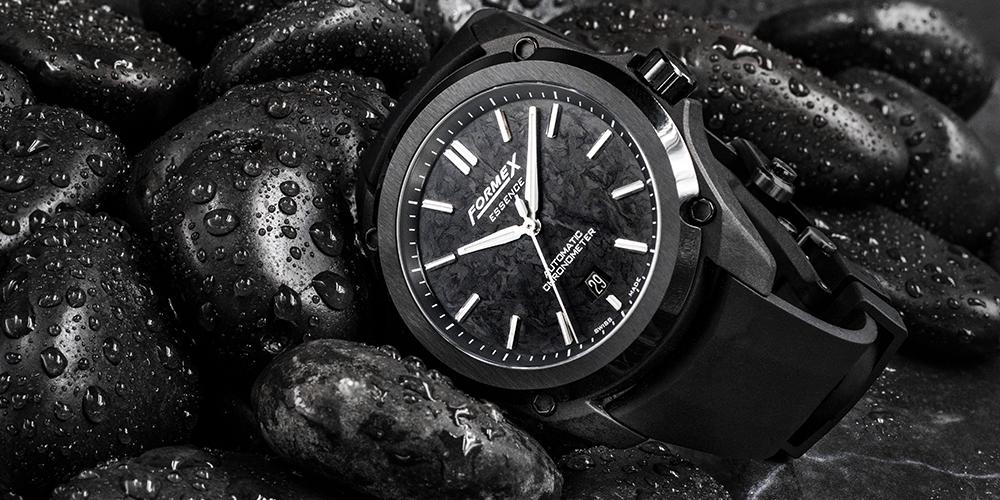 Carbon Renegade Watch: Racing-Inspired with Comfort & Luxury